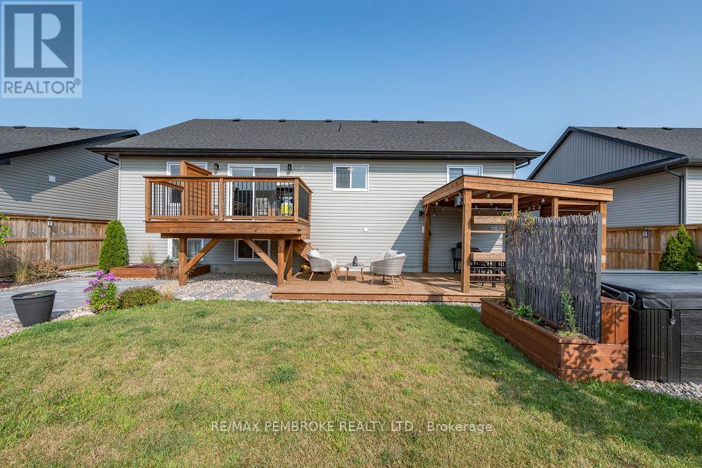 13 Drew Street, Petawawa, Ontario  K8H 0G4 - Photo 42 - X12333863