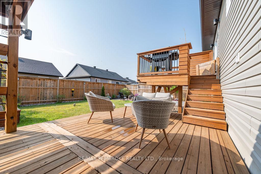 13 Drew Street, Petawawa, Ontario  K8H 0G4 - Photo 44 - X12333863