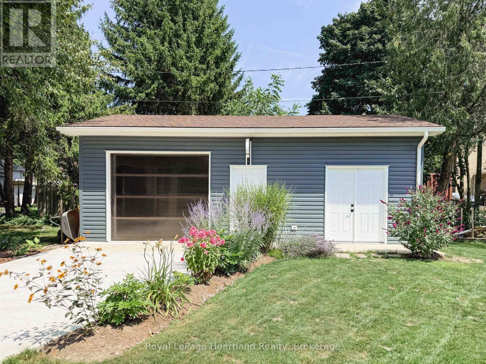 70 John Street, Huron East, Ontario  N0K 1W0 - Photo 46 - X12329761