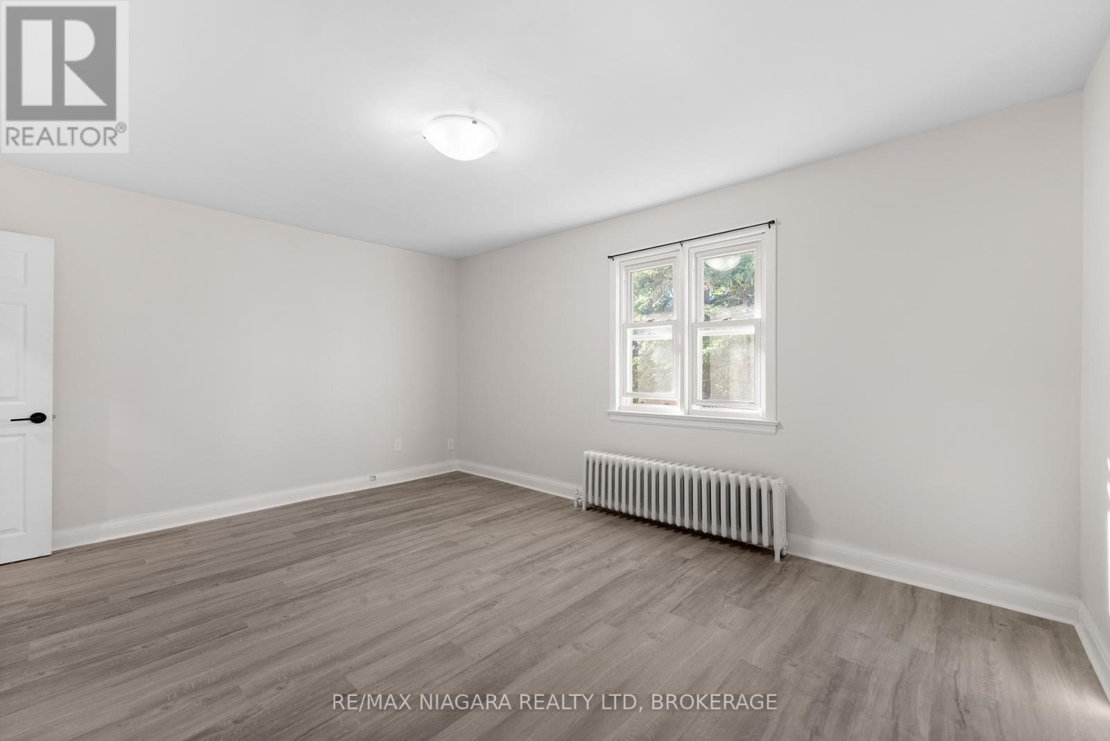24 Gale Crescent, St. Catharines, Ontario  L2R 3K9 - Photo 10 - X12334105