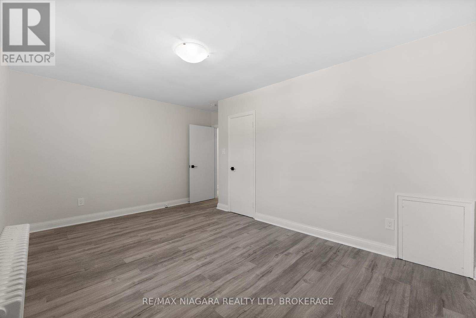 24 Gale Crescent, St. Catharines, Ontario  L2R 3K9 - Photo 19 - X12334105