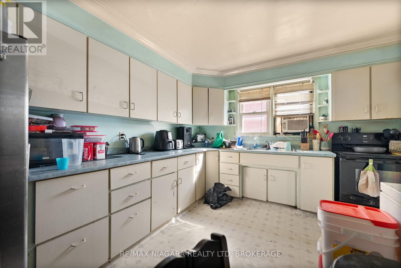 24 Gale Crescent, St. Catharines, Ontario  L2R 3K9 - Photo 31 - X12334105