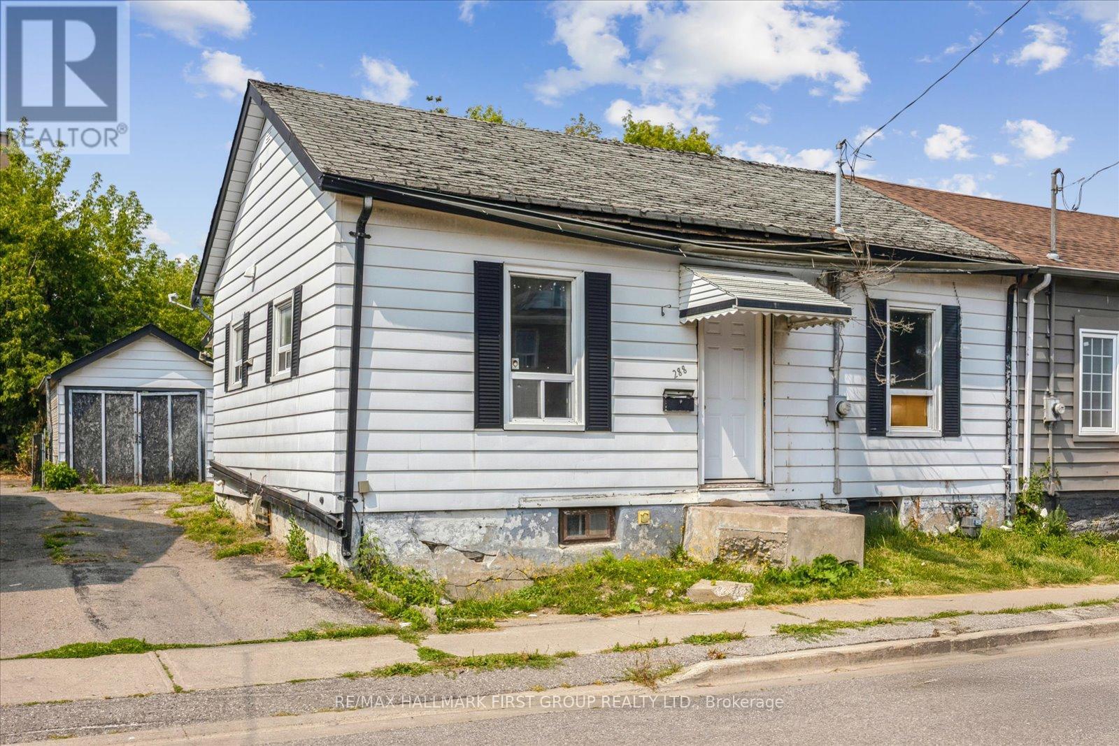 Oshawa (Central) House for sale:  2 bedroom  (Listed 2025-08-29)