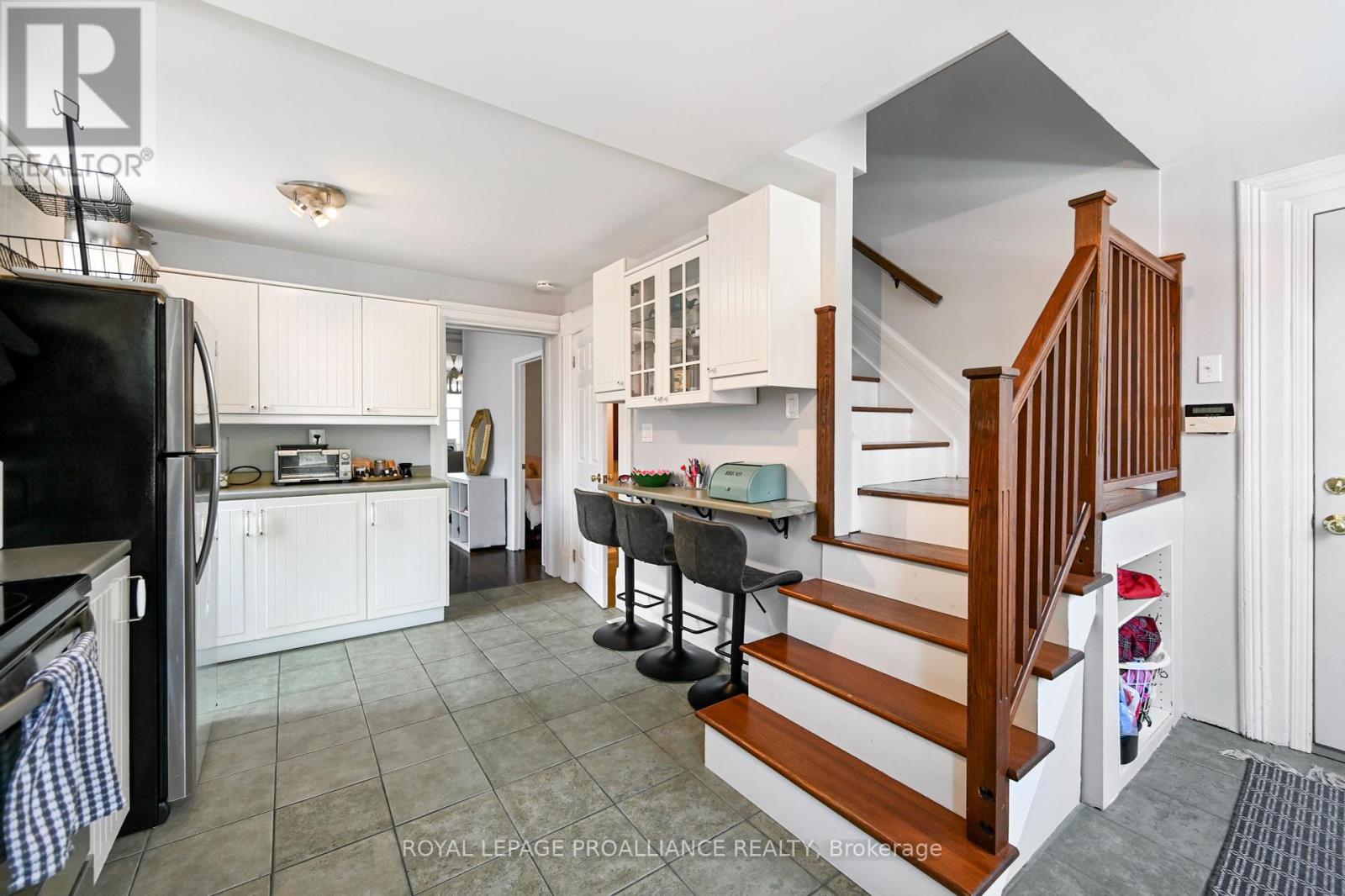 35 Bethune Street, Brockville, Ontario  K6V 2C9 - Photo 12 - X12334123