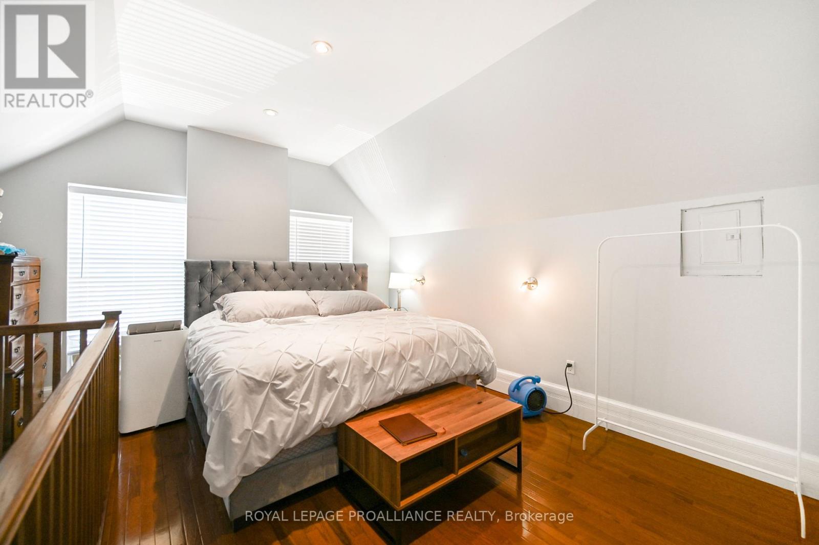 35 Bethune Street, Brockville, Ontario  K6V 2C9 - Photo 14 - X12334123