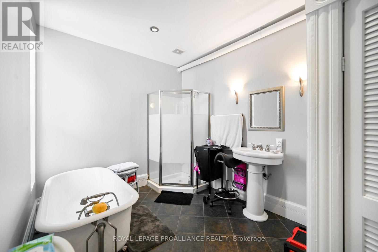 35 Bethune Street, Brockville, Ontario  K6V 2C9 - Photo 15 - X12334123