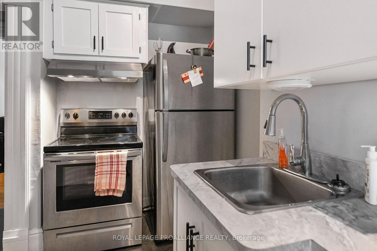 35 Bethune Street, Brockville, Ontario  K6V 2C9 - Photo 24 - X12334123