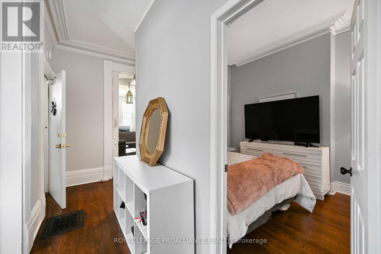 35 Bethune Street, Brockville, Ontario  K6V 2C9 - Photo 6 - X12334123