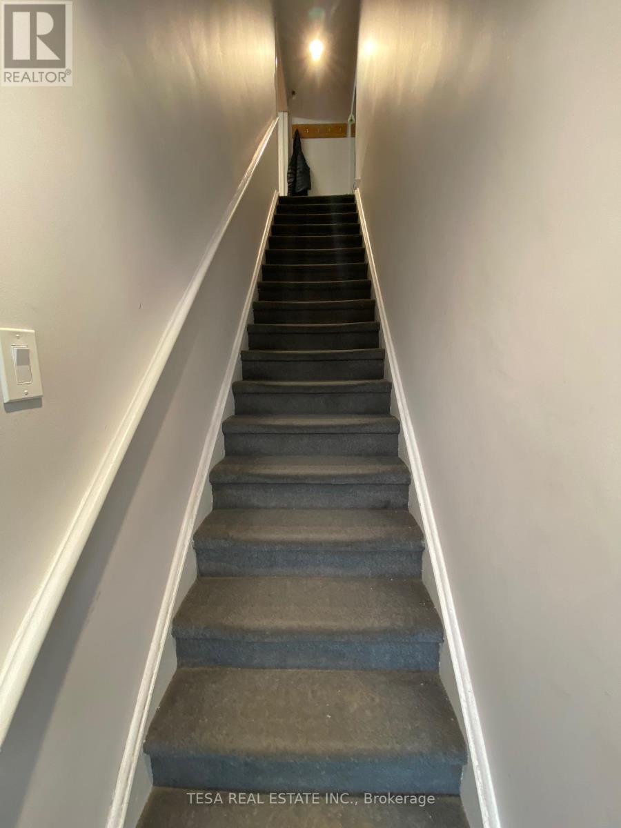 566 Sheppard Avenue W, Toronto, Ontario  M3H 2R9 - Photo 21 - C12324079