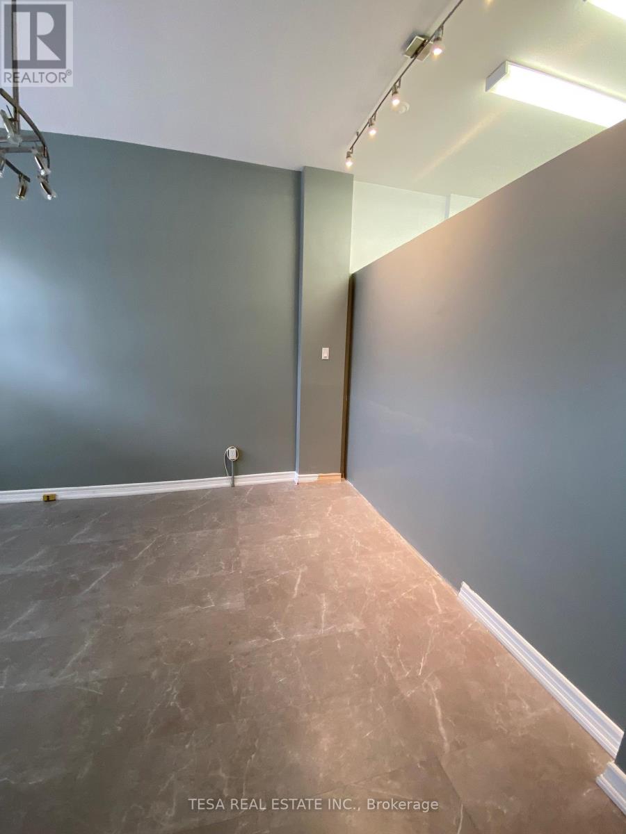 566 Sheppard Avenue W, Toronto, Ontario  M3H 2R9 - Photo 12 - C12324079