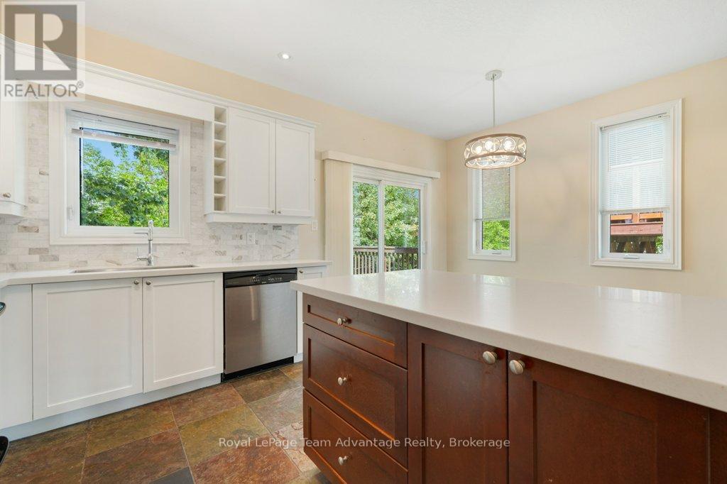 9 Avery Court, Parry Sound, Ontario  P2A 3C4 - Photo 13 - X12334006