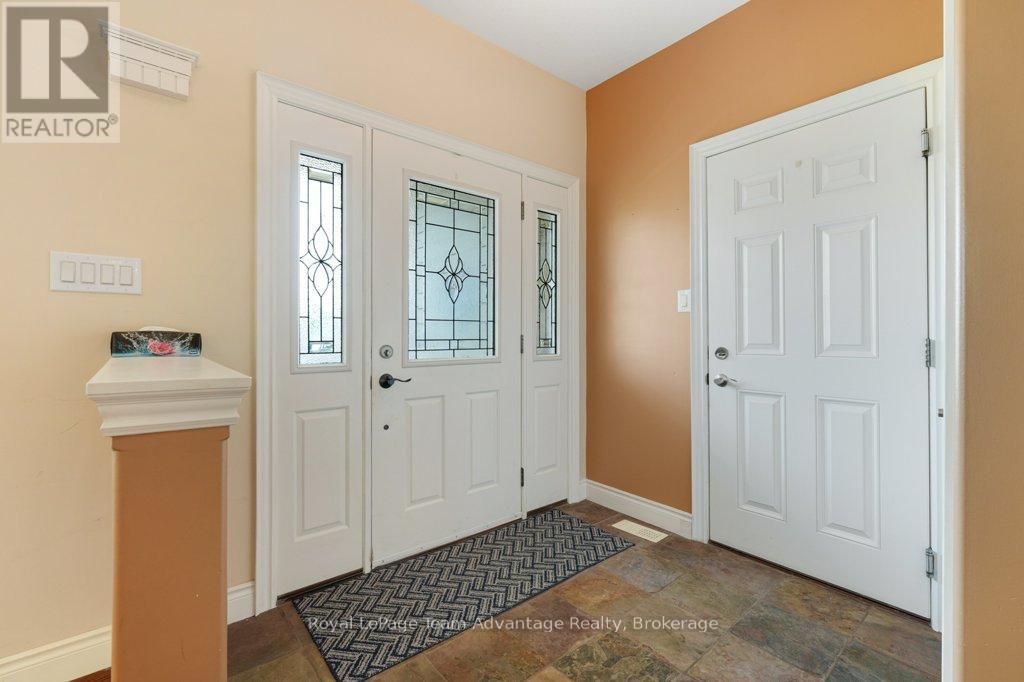 9 Avery Court, Parry Sound, Ontario  P2A 3C4 - Photo 6 - X12334006