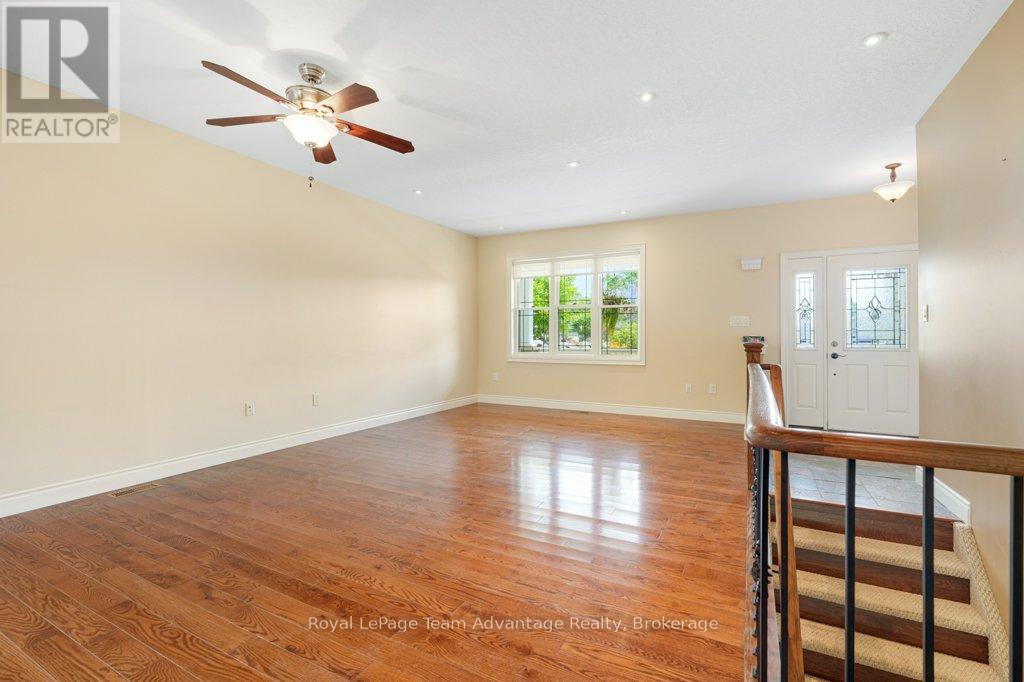 9 Avery Court, Parry Sound, Ontario  P2A 3C4 - Photo 8 - X12334006
