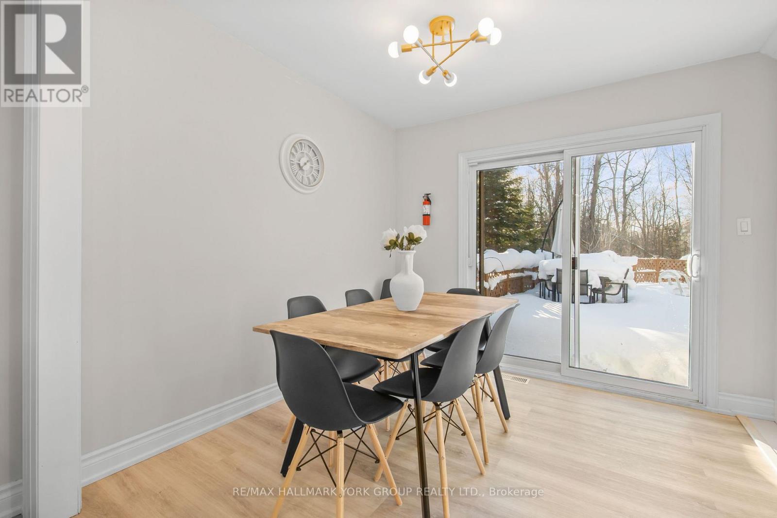 96 Riverview Beach Road, Georgina, Ontario  L0E 1N0 - Photo 11 - N12333900
