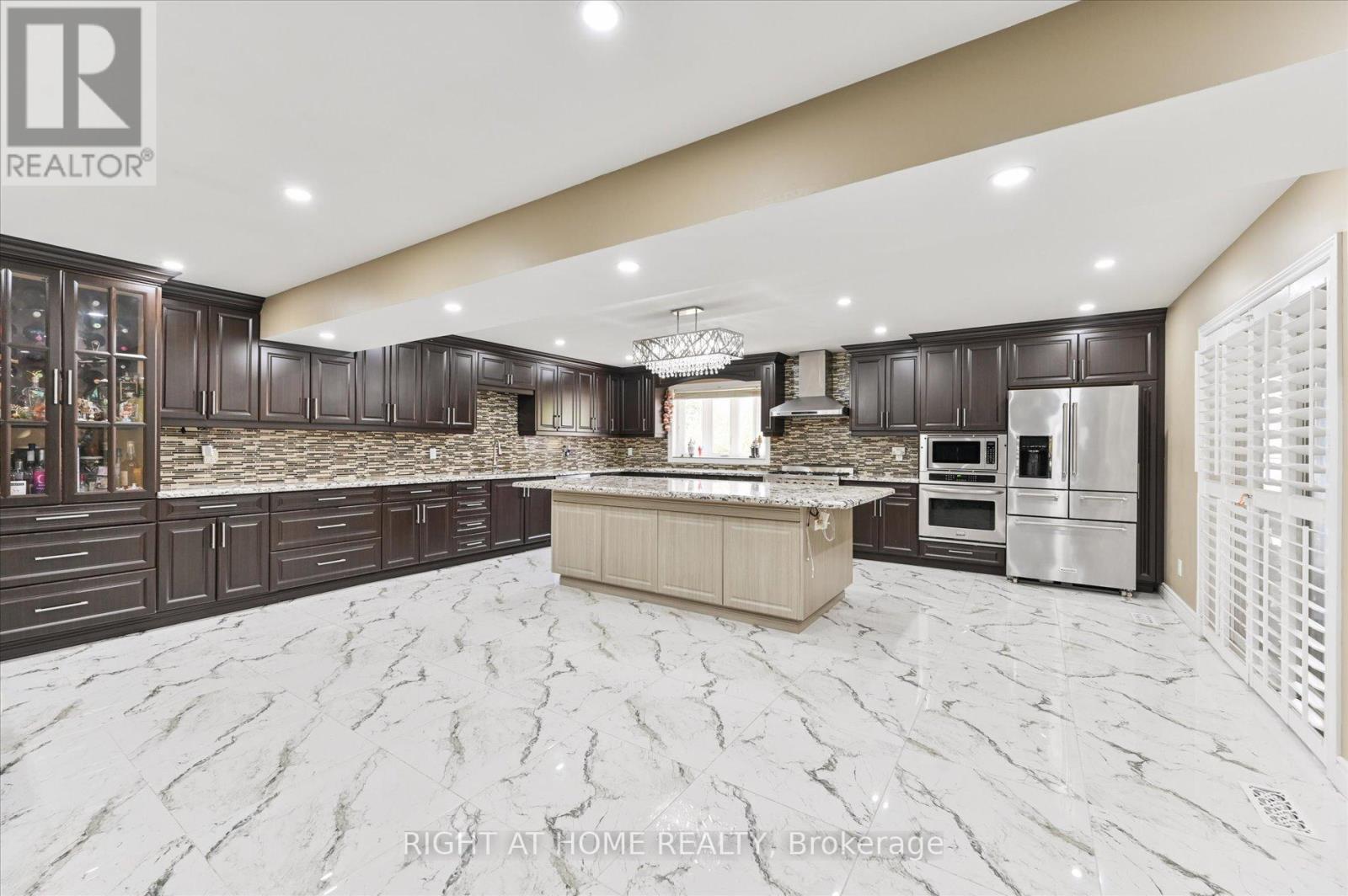2555 Cynara Road, Mississauga, Ontario  L5B 2R5 - Photo 16 - W12333954