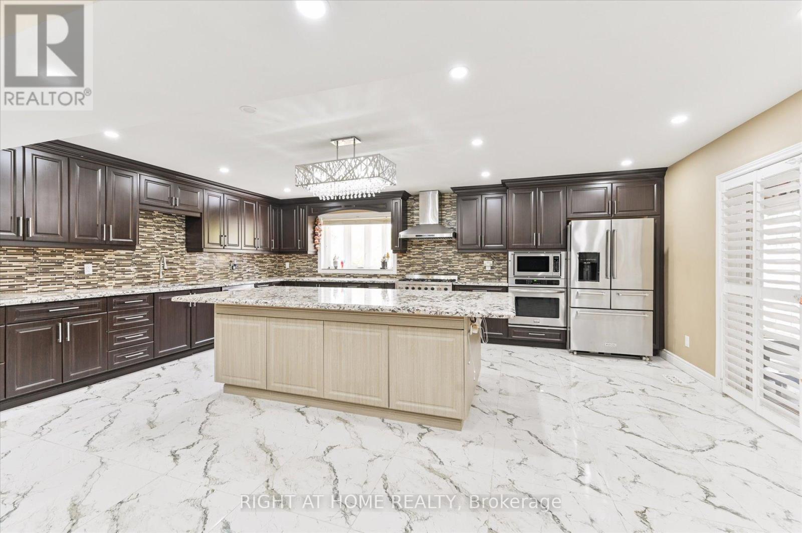 2555 Cynara Road, Mississauga, Ontario  L5B 2R5 - Photo 18 - W12333954