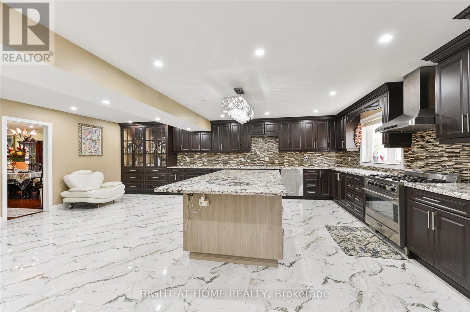 2555 Cynara Road, Mississauga, Ontario  L5B 2R5 - Photo 19 - W12333954