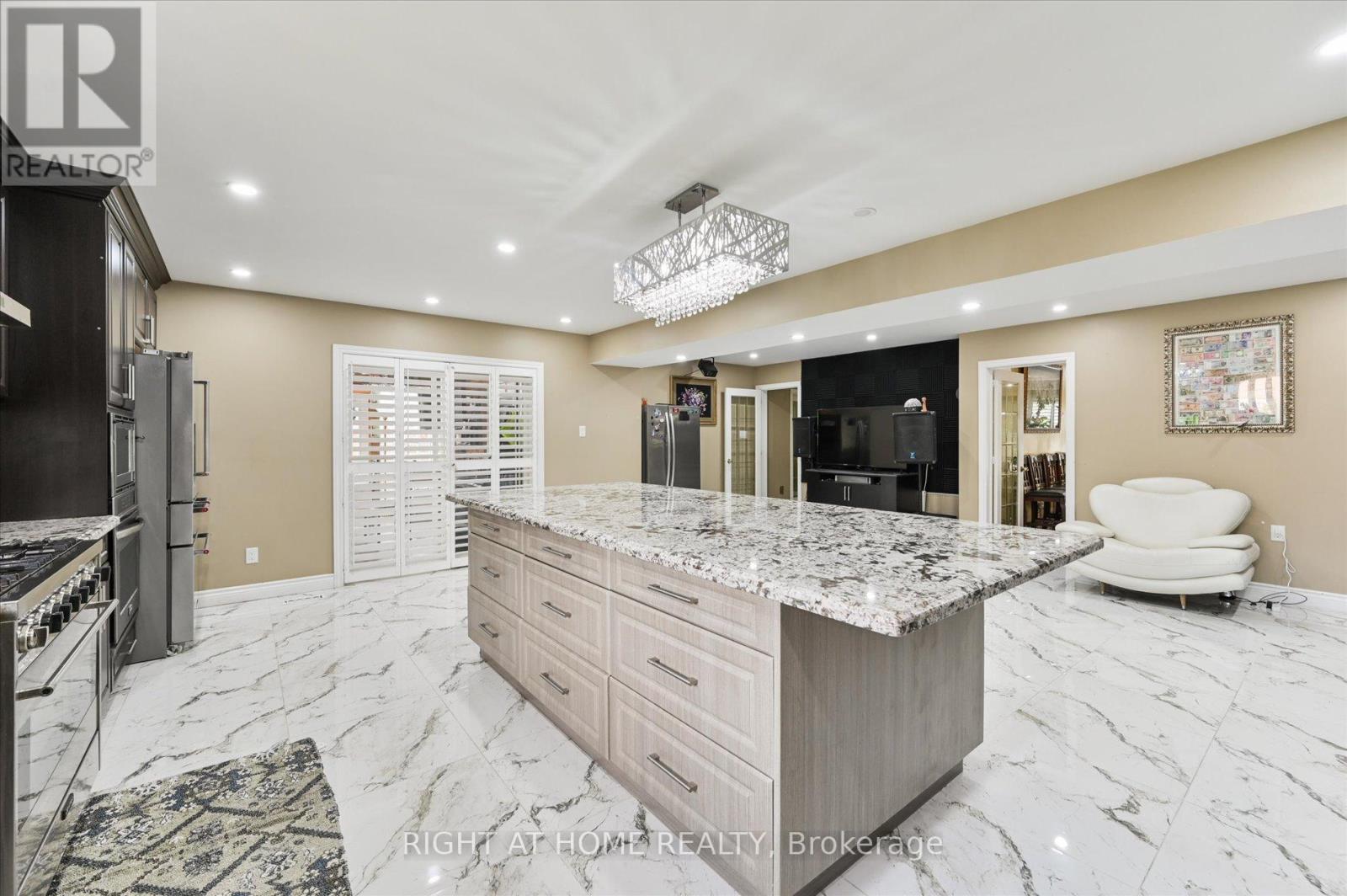 2555 Cynara Road, Mississauga, Ontario  L5B 2R5 - Photo 20 - W12333954