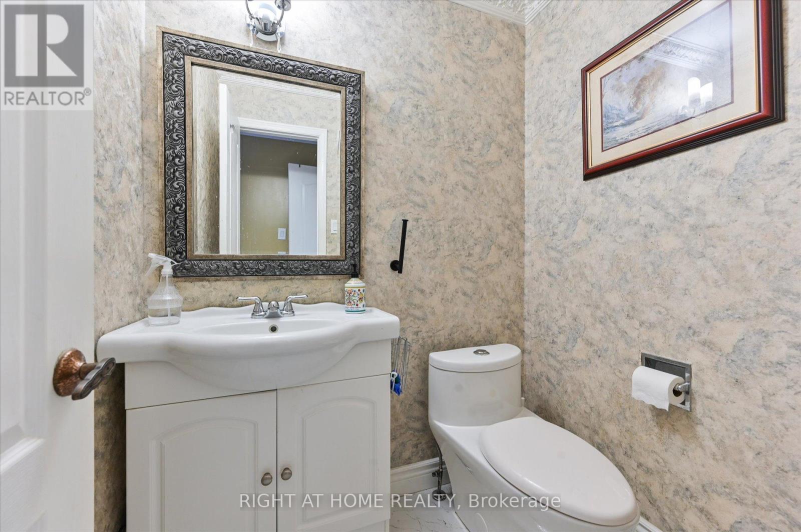 2555 Cynara Road, Mississauga, Ontario  L5B 2R5 - Photo 21 - W12333954