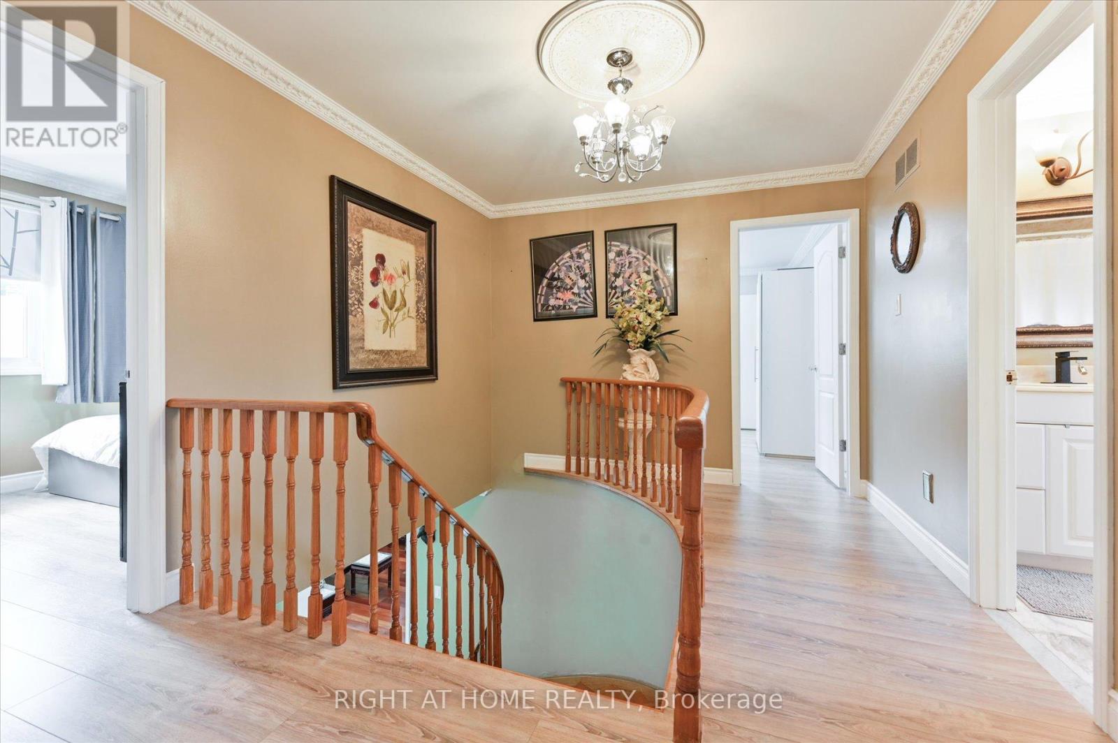 2555 Cynara Road, Mississauga, Ontario  L5B 2R5 - Photo 23 - W12333954