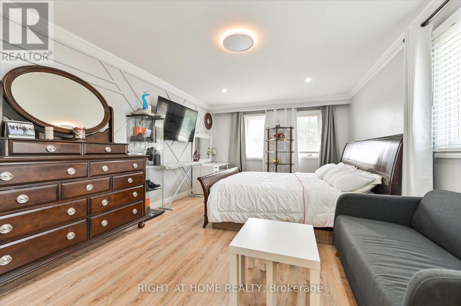 2555 Cynara Road, Mississauga, Ontario  L5B 2R5 - Photo 25 - W12333954