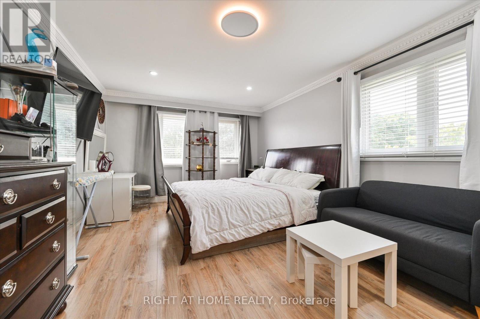 2555 Cynara Road, Mississauga, Ontario  L5B 2R5 - Photo 26 - W12333954
