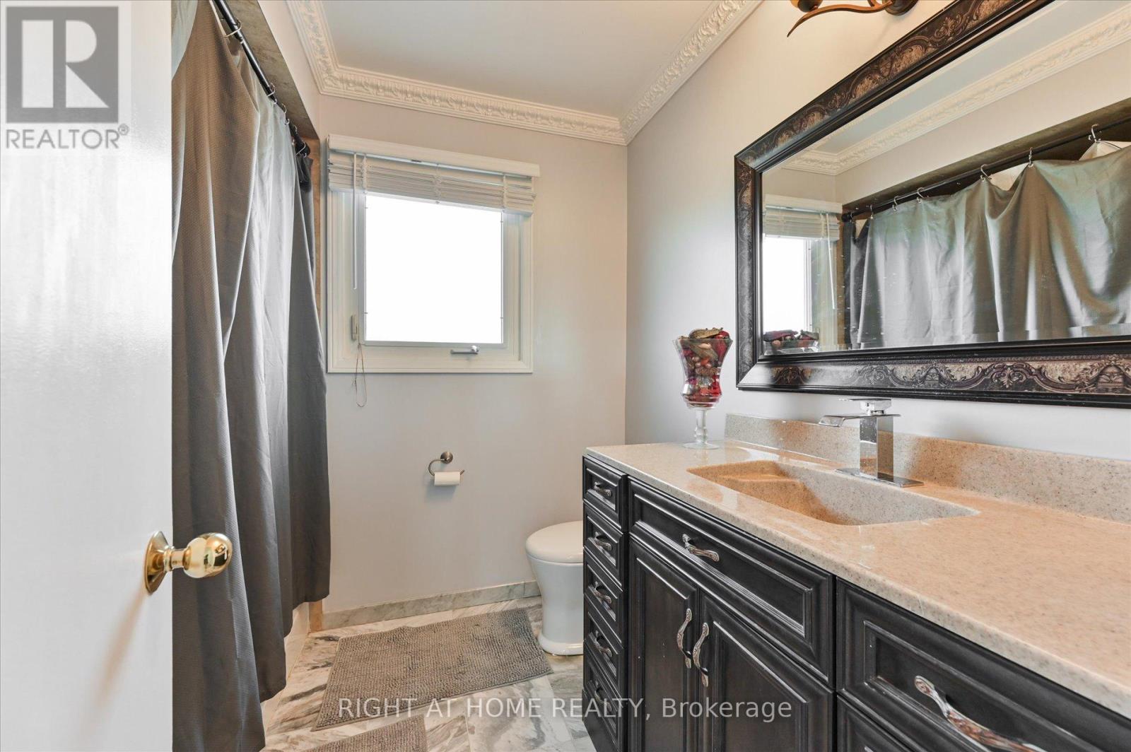 2555 Cynara Road, Mississauga, Ontario  L5B 2R5 - Photo 29 - W12333954