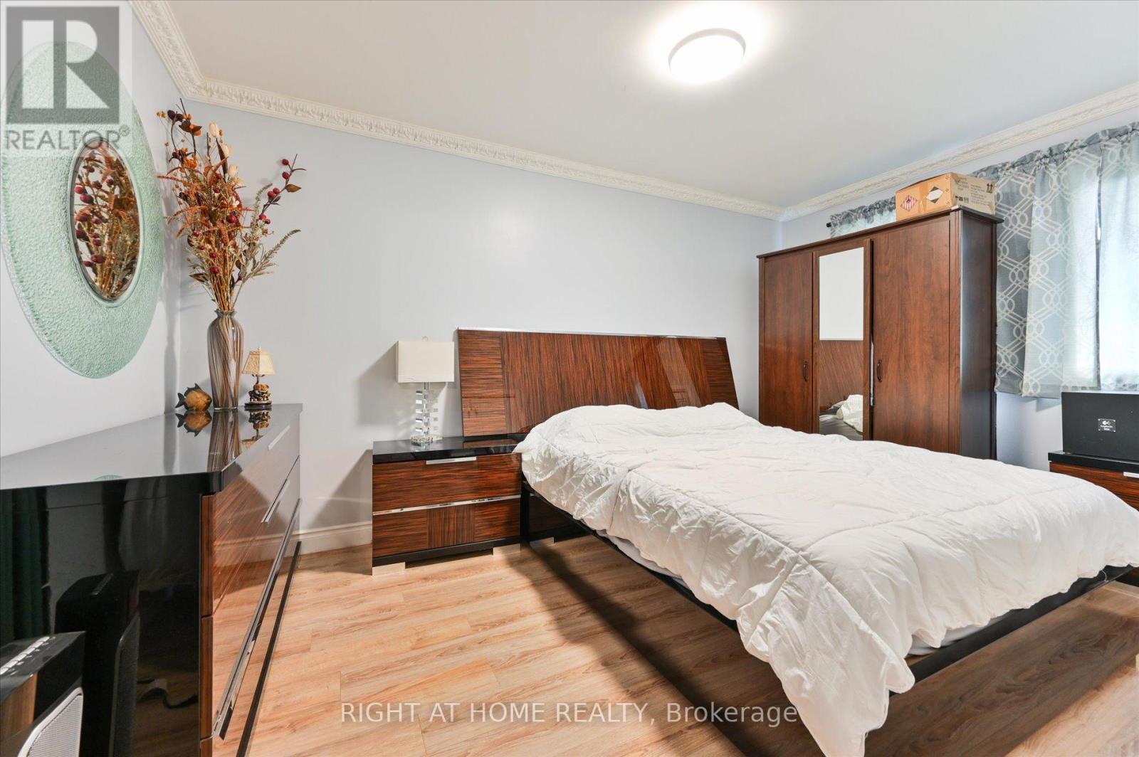 2555 Cynara Road, Mississauga, Ontario  L5B 2R5 - Photo 30 - W12333954