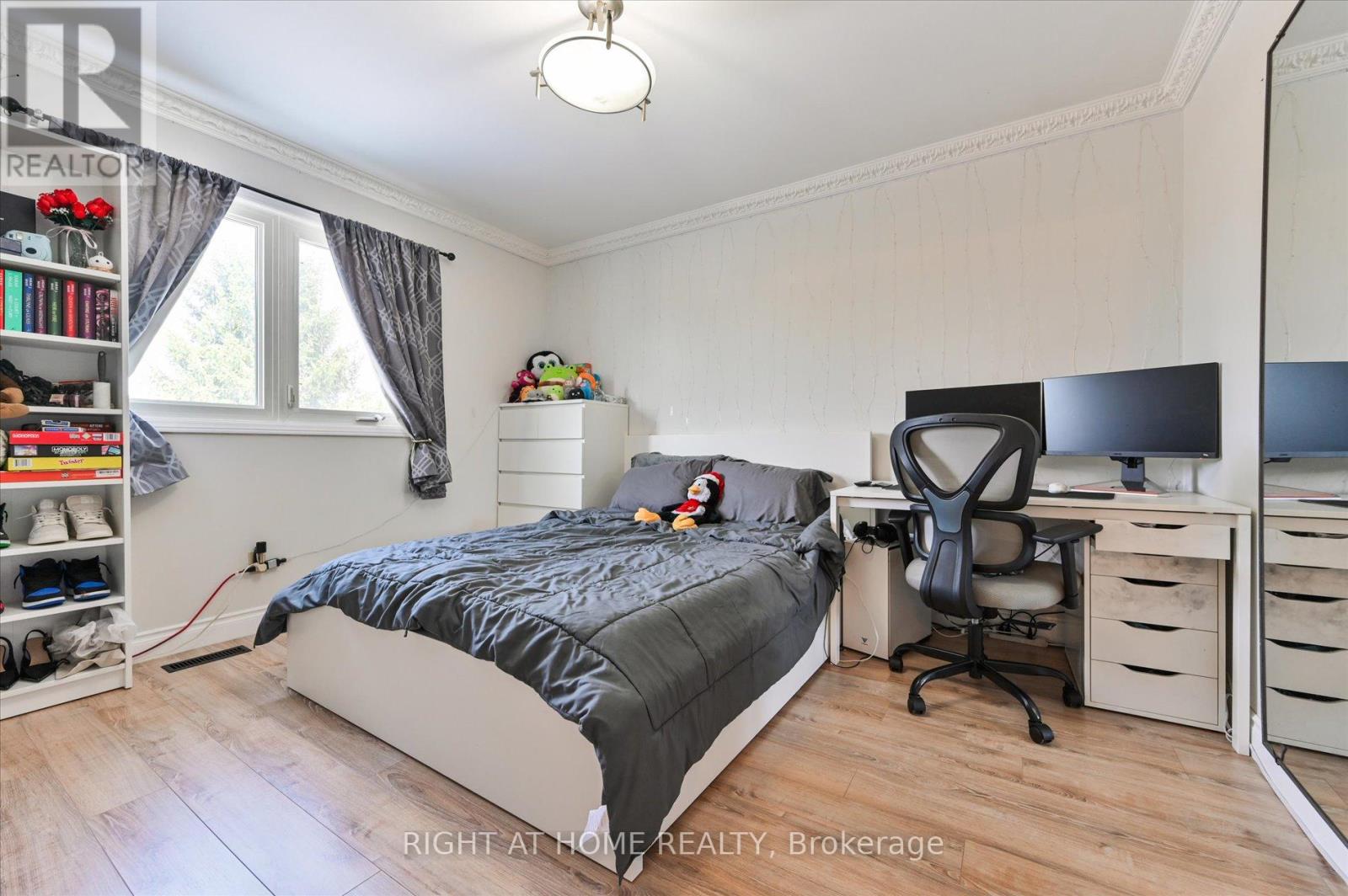 2555 Cynara Road, Mississauga, Ontario  L5B 2R5 - Photo 32 - W12333954