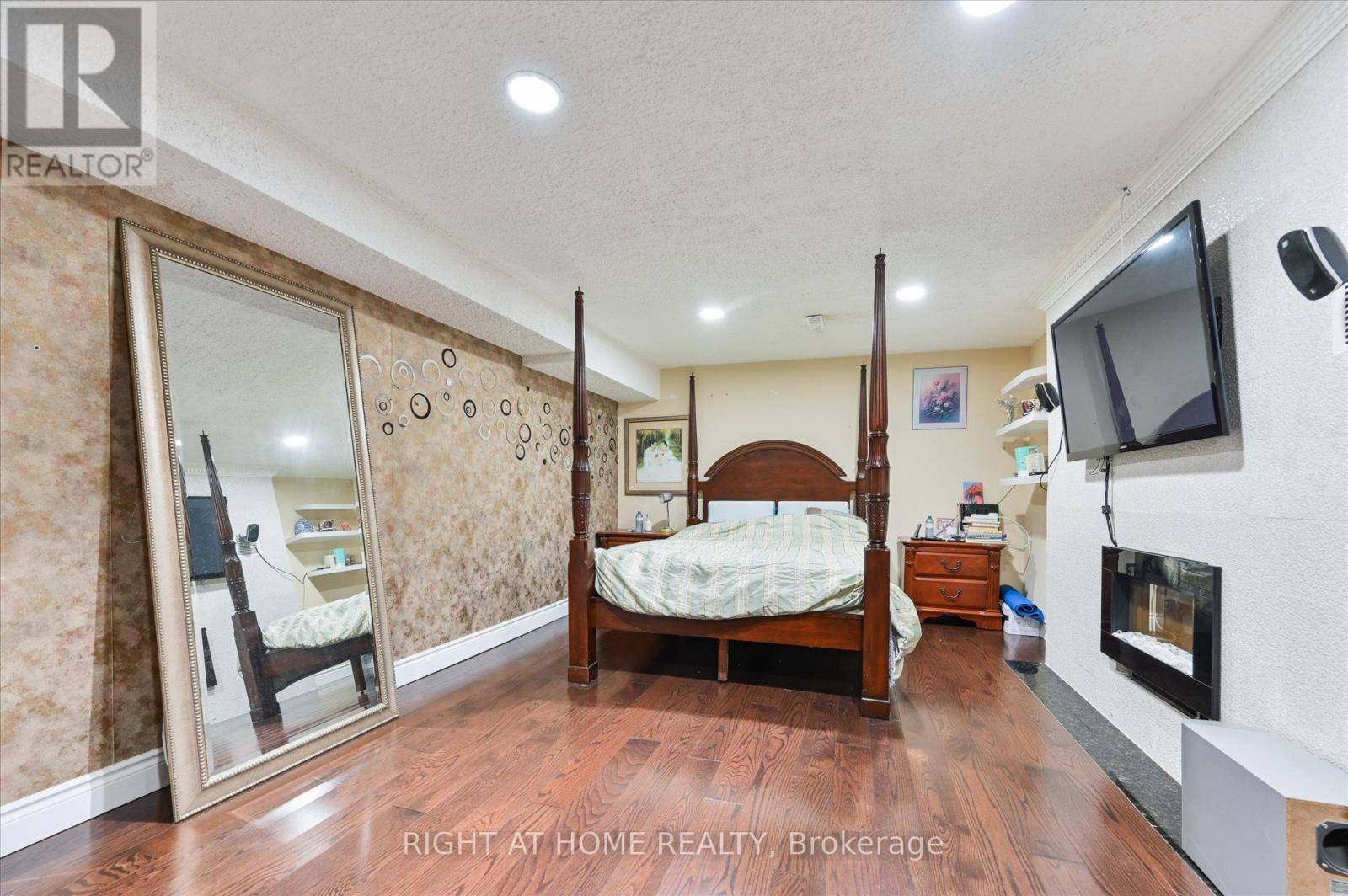 2555 Cynara Road, Mississauga, Ontario  L5B 2R5 - Photo 36 - W12333954