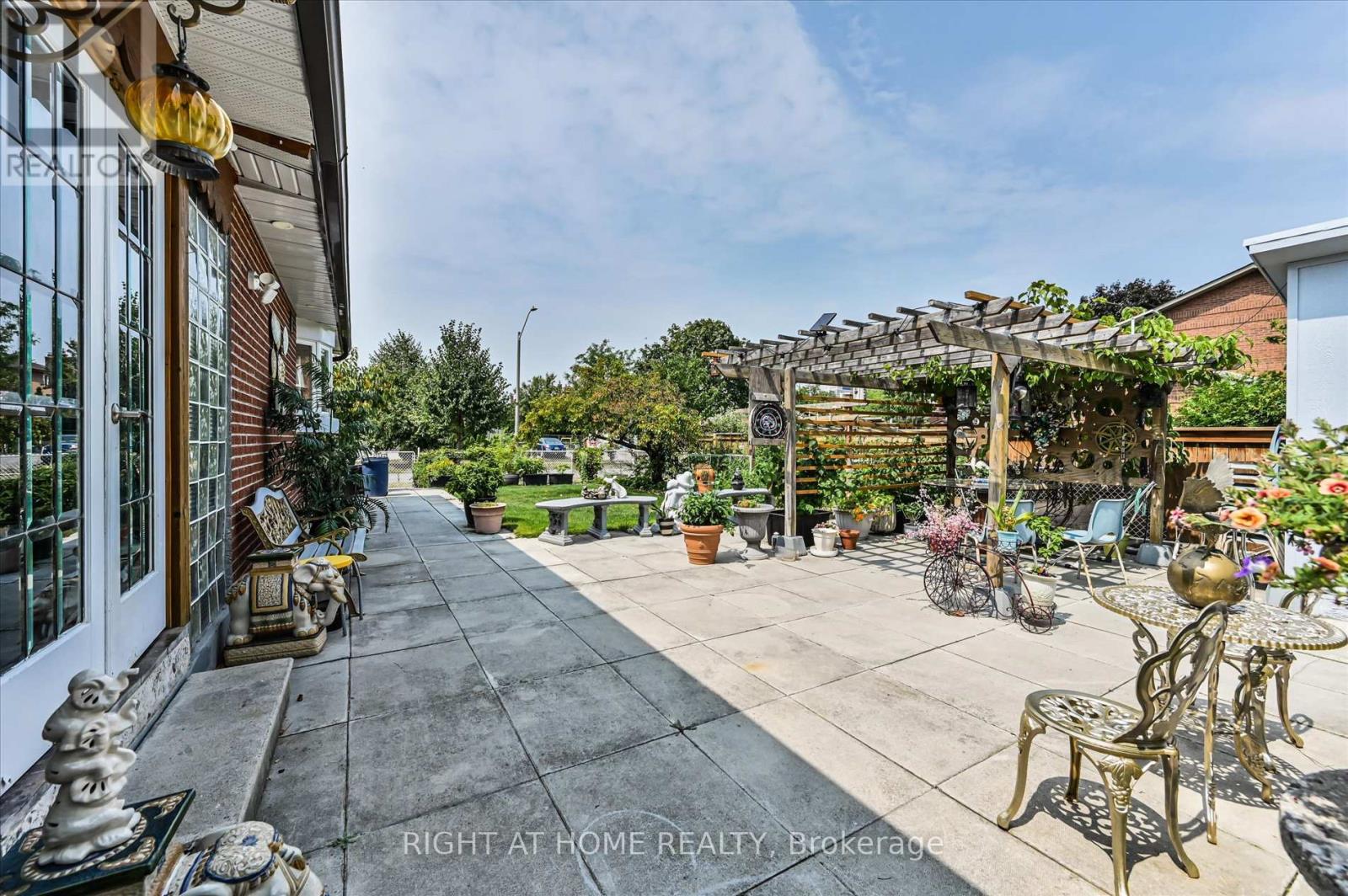 2555 Cynara Road, Mississauga, Ontario  L5B 2R5 - Photo 42 - W12333954