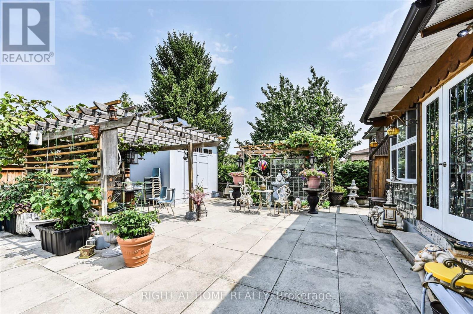 2555 Cynara Road, Mississauga, Ontario  L5B 2R5 - Photo 43 - W12333954