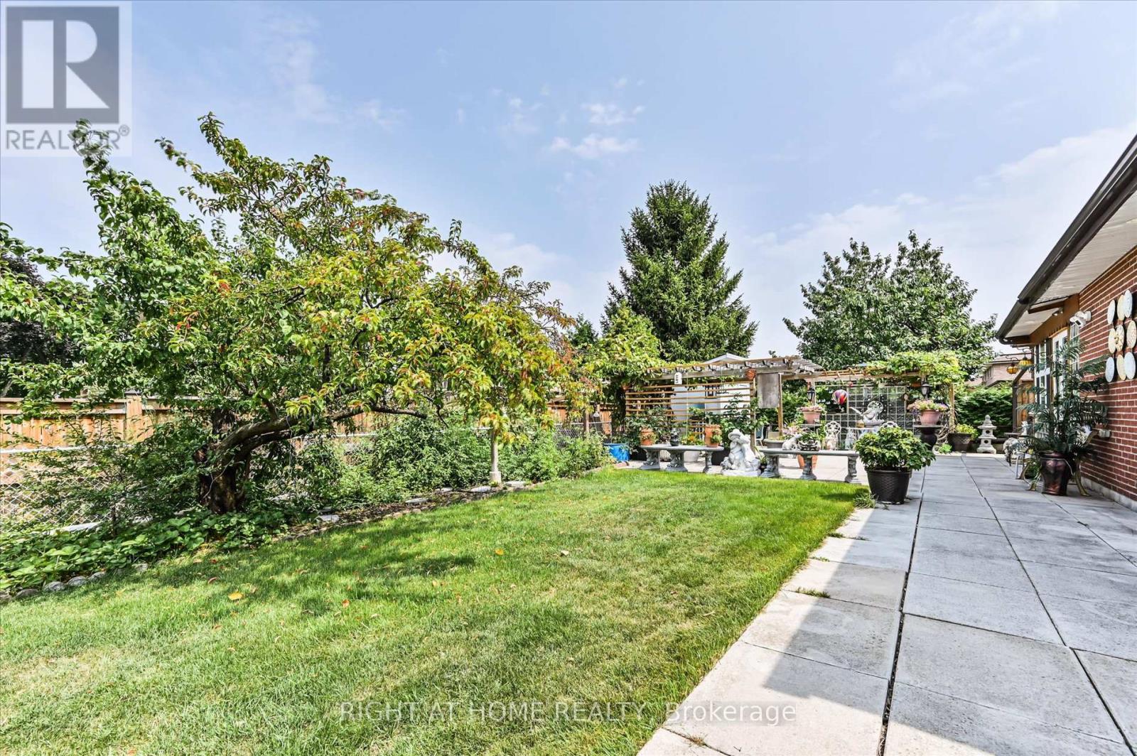 2555 Cynara Road, Mississauga, Ontario  L5B 2R5 - Photo 45 - W12333954