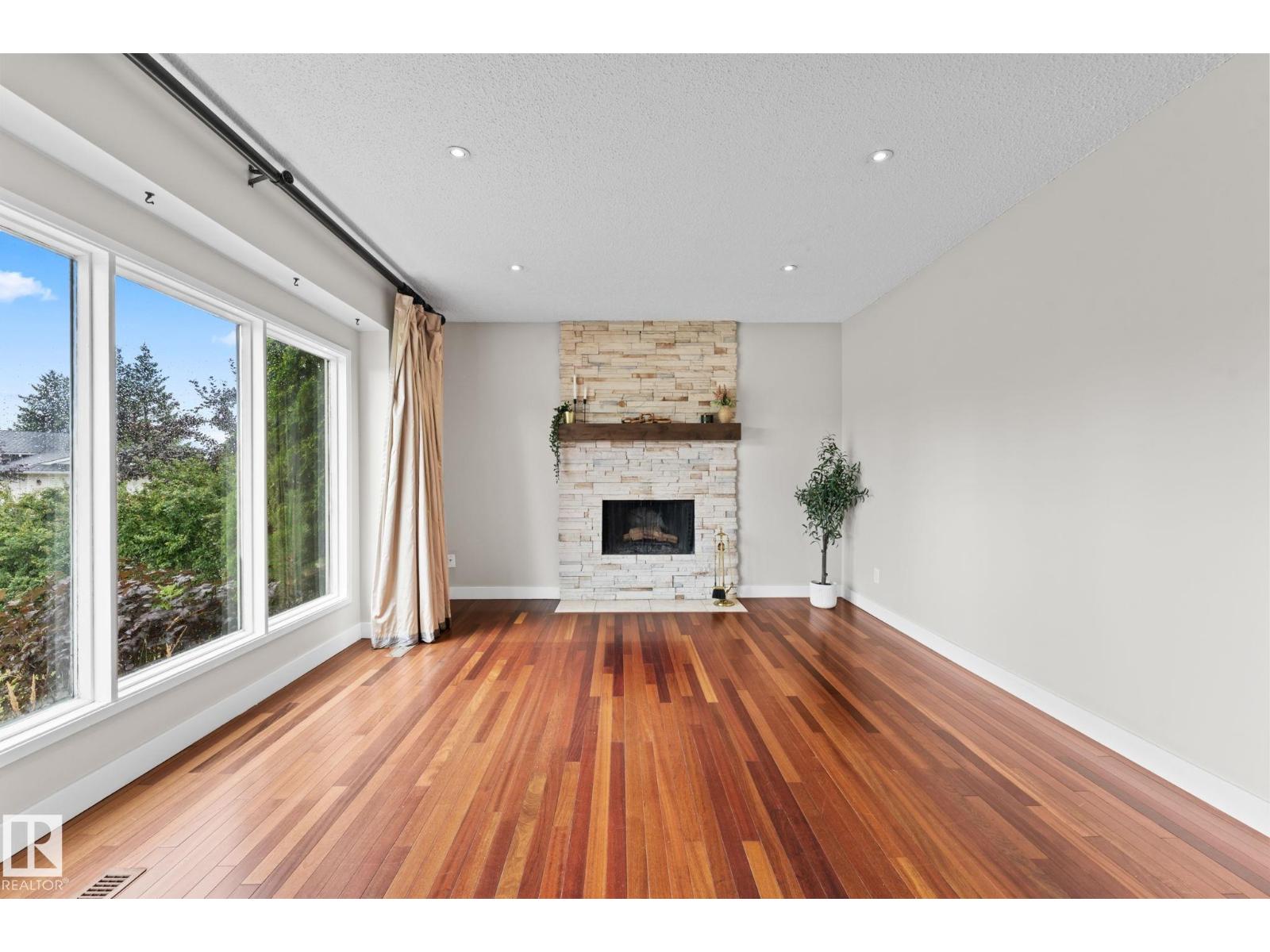 Property at 5313 59 ST image 4