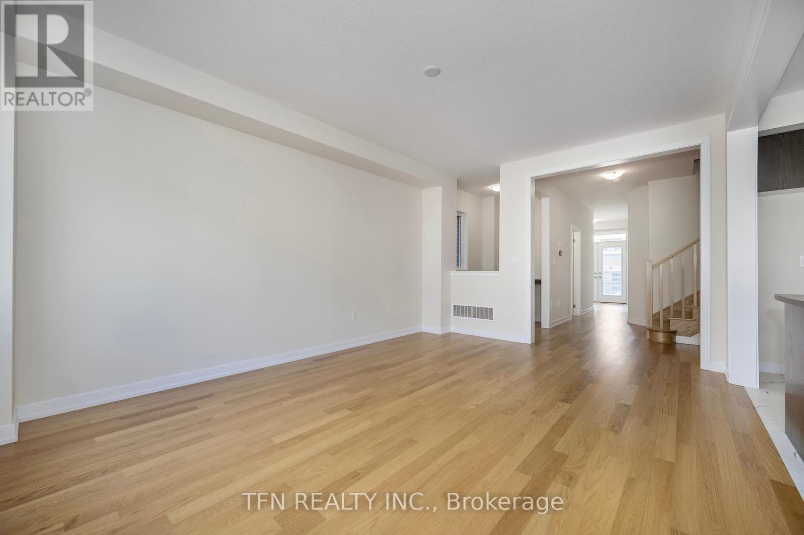71 Wintergreen Crescent, Haldimand, Ontario  N3W 0H8 - Photo 14 - X12333959