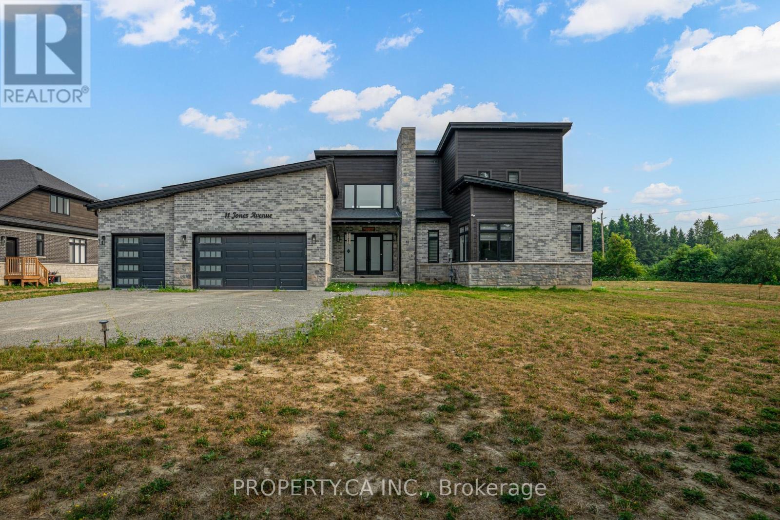 11 Jones Avenue, Clarington, Ontario  L0A 1J0 - Photo 2 - E12334015