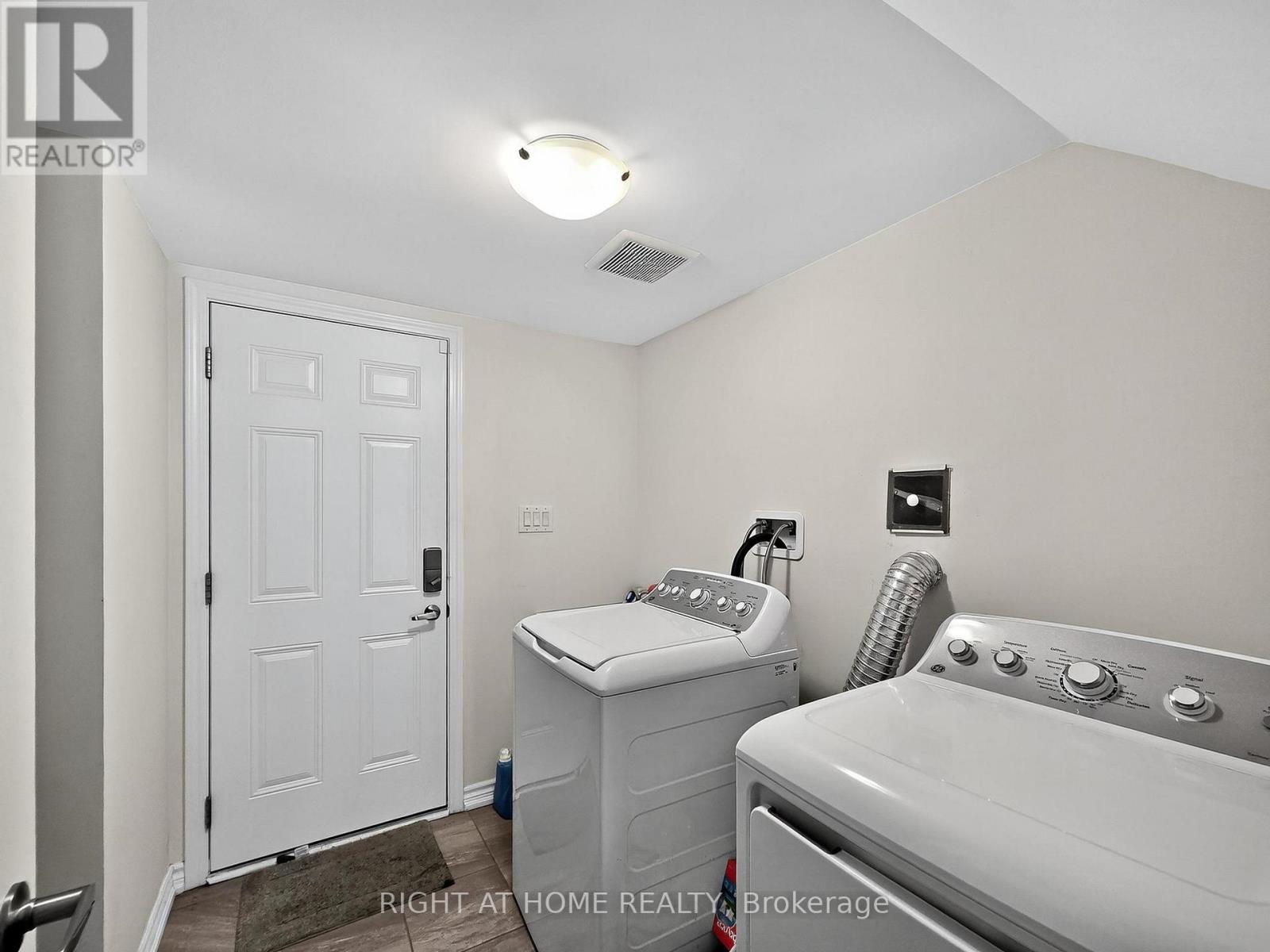 Property at 77 WHITEFISH STREET N image 5