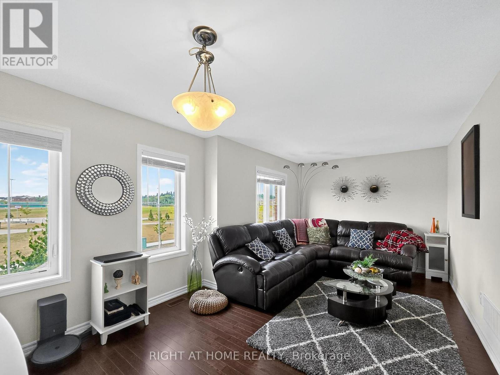 77 Whitefish Street N, Whitby, Ontario  L1P 0E4 - Photo 8 - E12334085