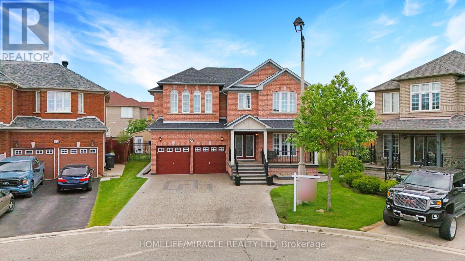 Property at 24 FAUNA COURT image 2