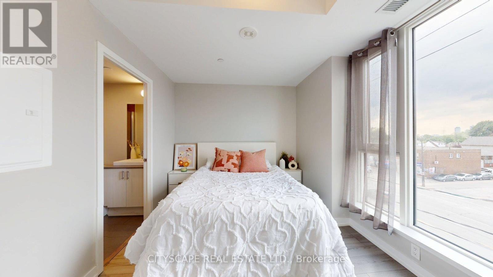 303 - 1195 The Queens Way, Toronto, Ontario  M8Z 0H1 - Photo 17 - W12334000