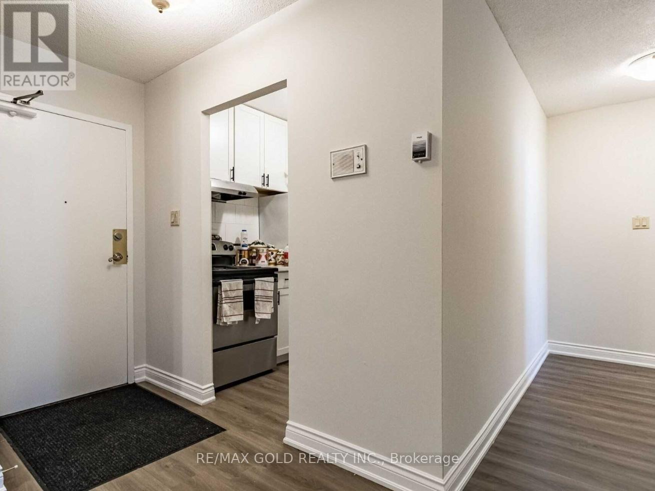 1603 - 390 Dixon Road, Toronto, Ontario  M9R 1T4 - Photo 4 - W12334052