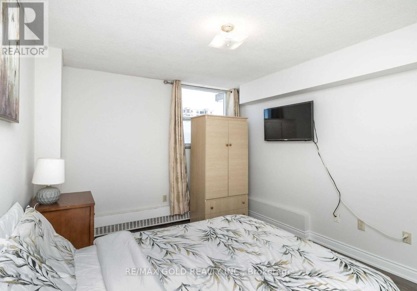 1603 - 390 Dixon Road, Toronto, Ontario  M9R 1T4 - Photo 8 - W12334052