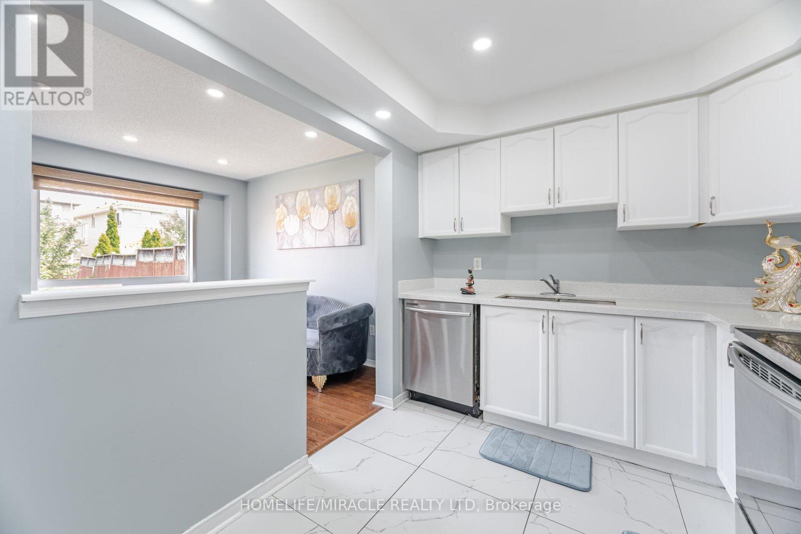 4 Vauxhall Crescent, Brampton, Ontario  L7A 3A3 - Photo 14 - W12334080