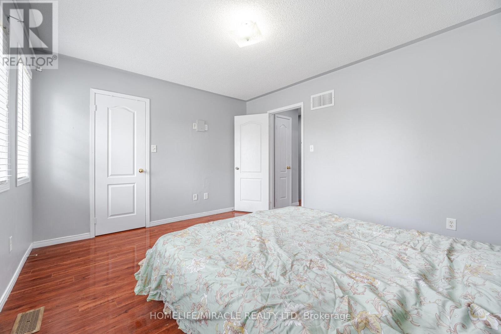 4 Vauxhall Crescent, Brampton, Ontario  L7A 3A3 - Photo 28 - W12334080