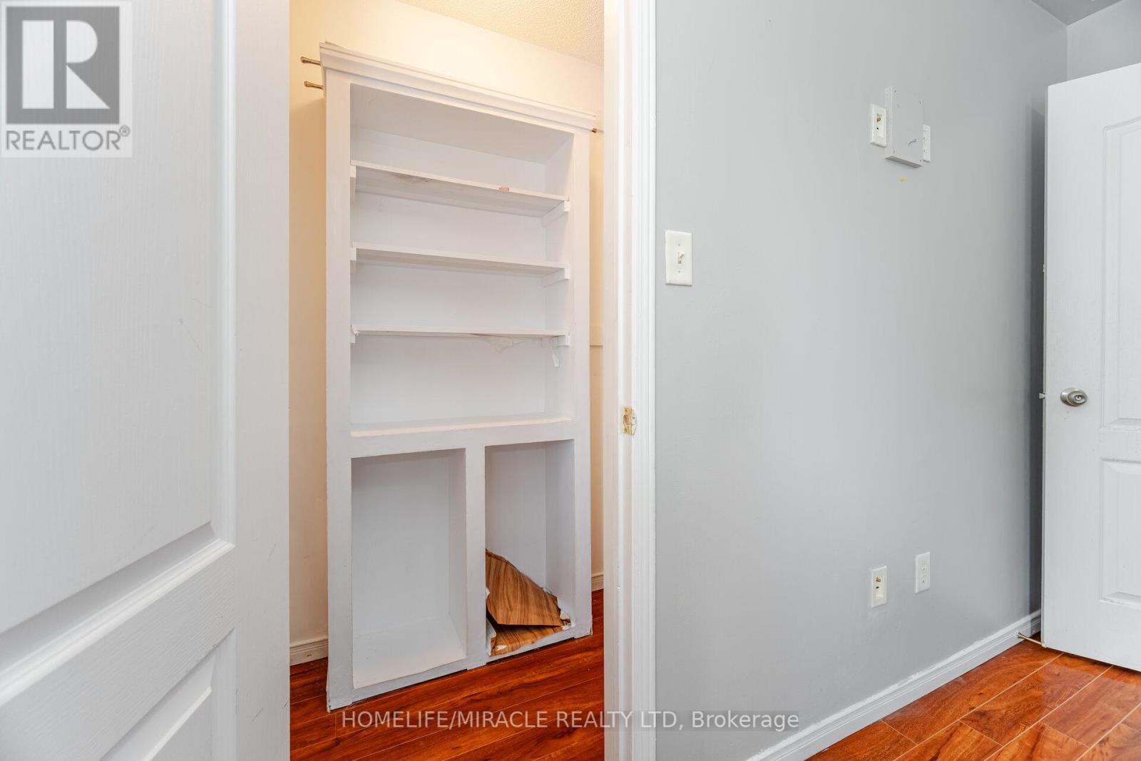 4 Vauxhall Crescent, Brampton, Ontario  L7A 3A3 - Photo 29 - W12334080