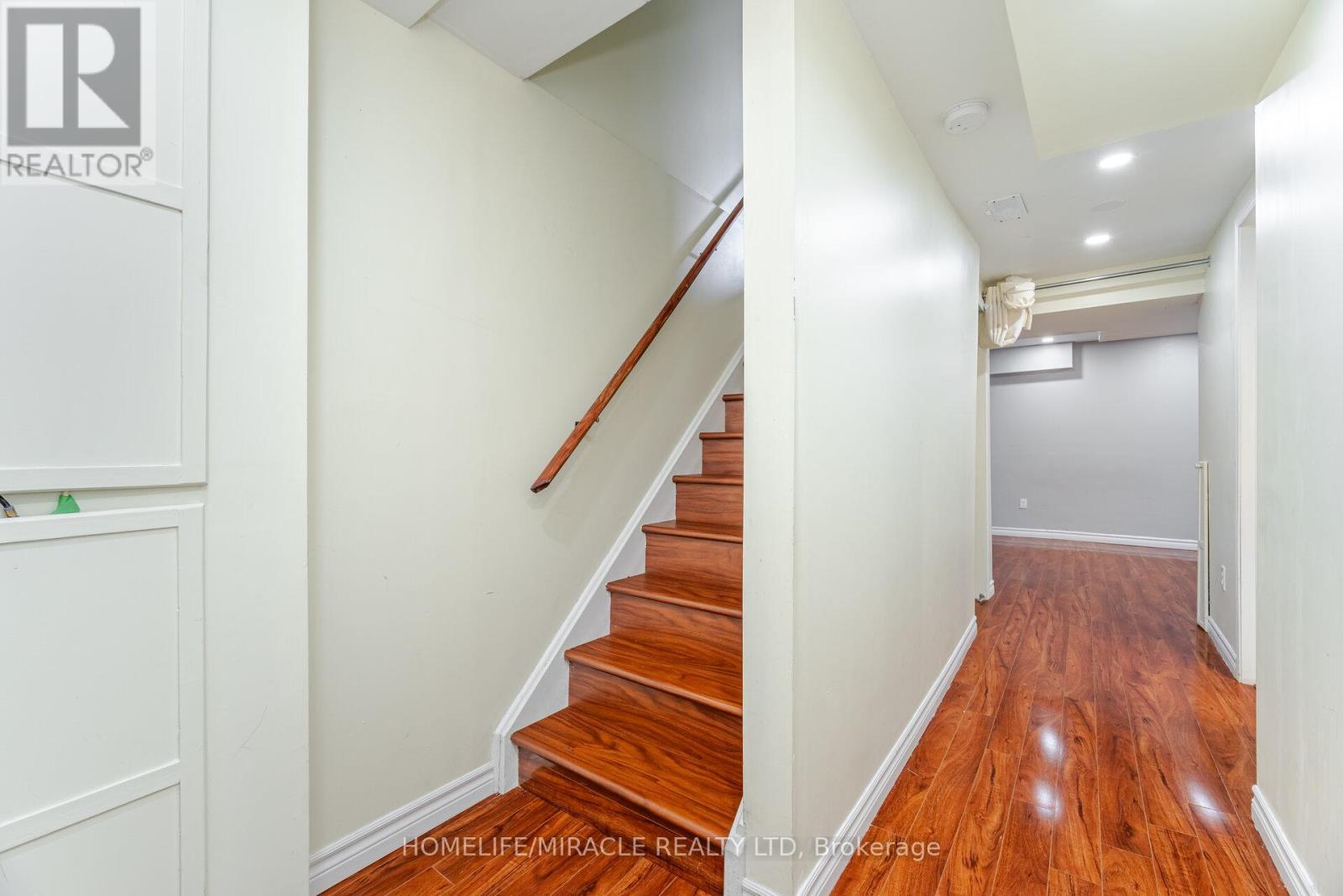 4 Vauxhall Crescent, Brampton, Ontario  L7A 3A3 - Photo 35 - W12334080