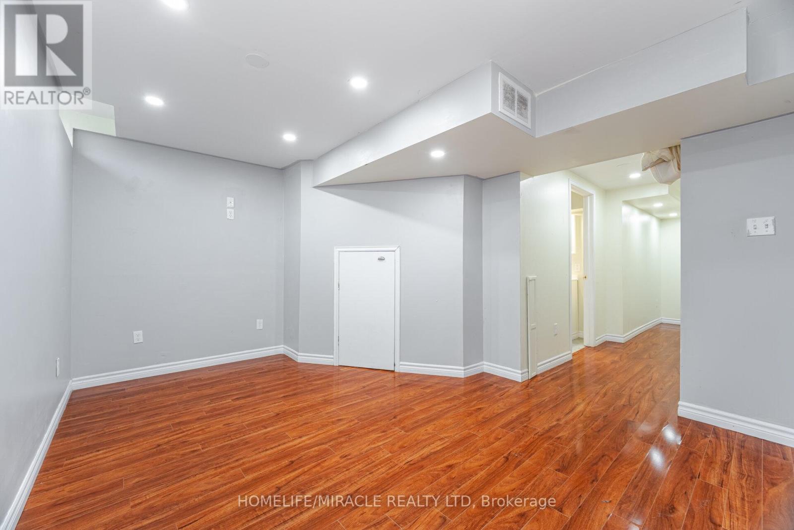 4 Vauxhall Crescent, Brampton, Ontario  L7A 3A3 - Photo 36 - W12334080