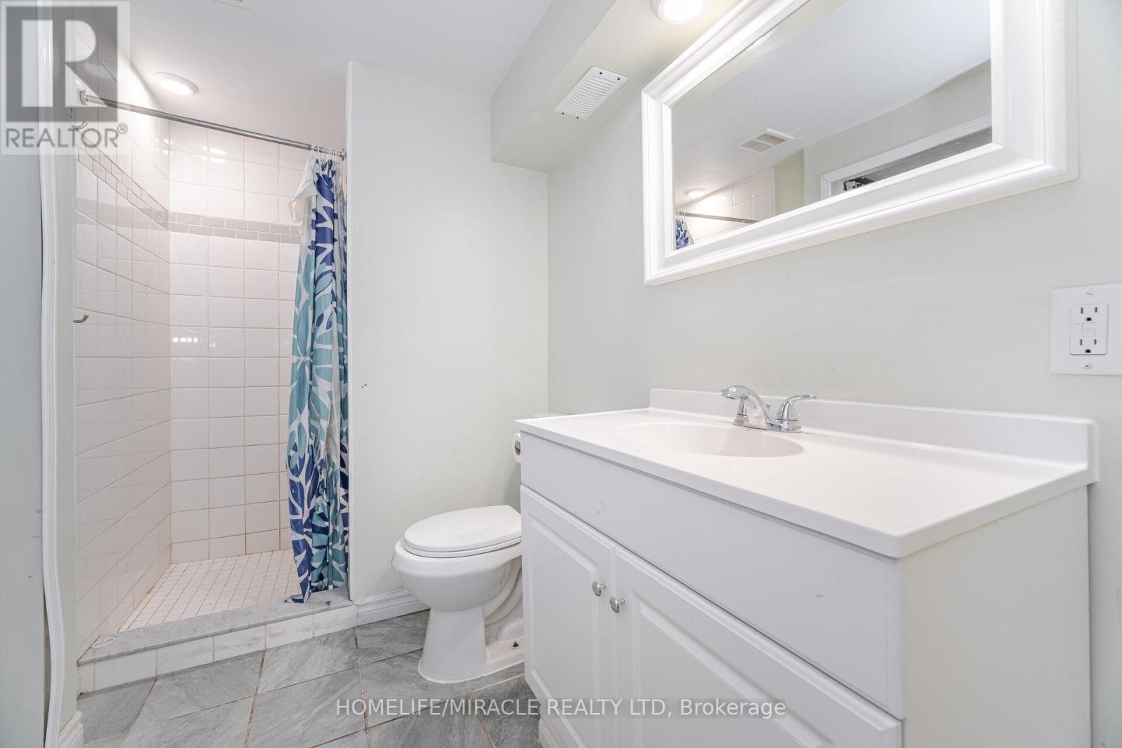 4 Vauxhall Crescent, Brampton, Ontario  L7A 3A3 - Photo 39 - W12334080
