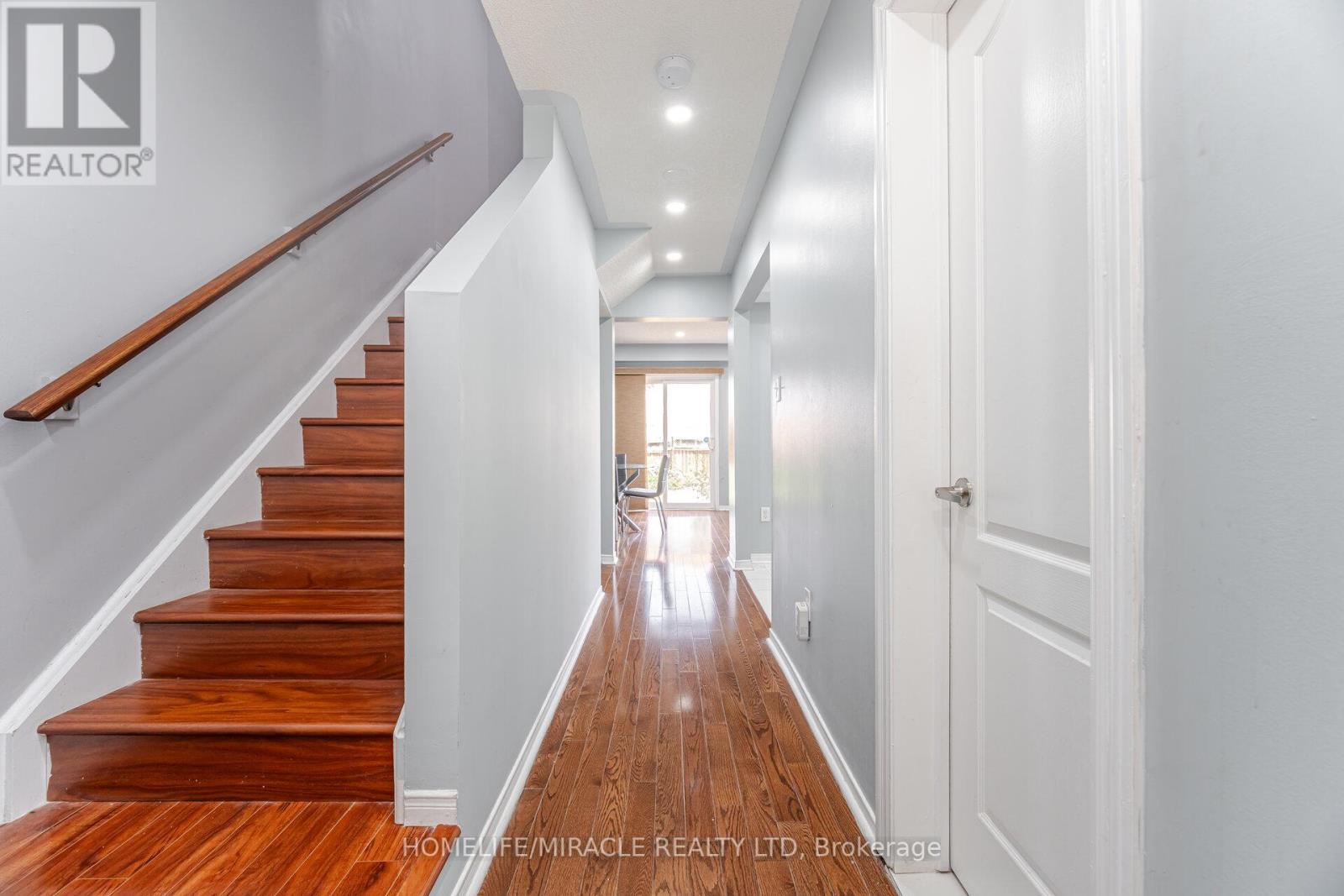 4 Vauxhall Crescent, Brampton, Ontario  L7A 3A3 - Photo 9 - W12334080