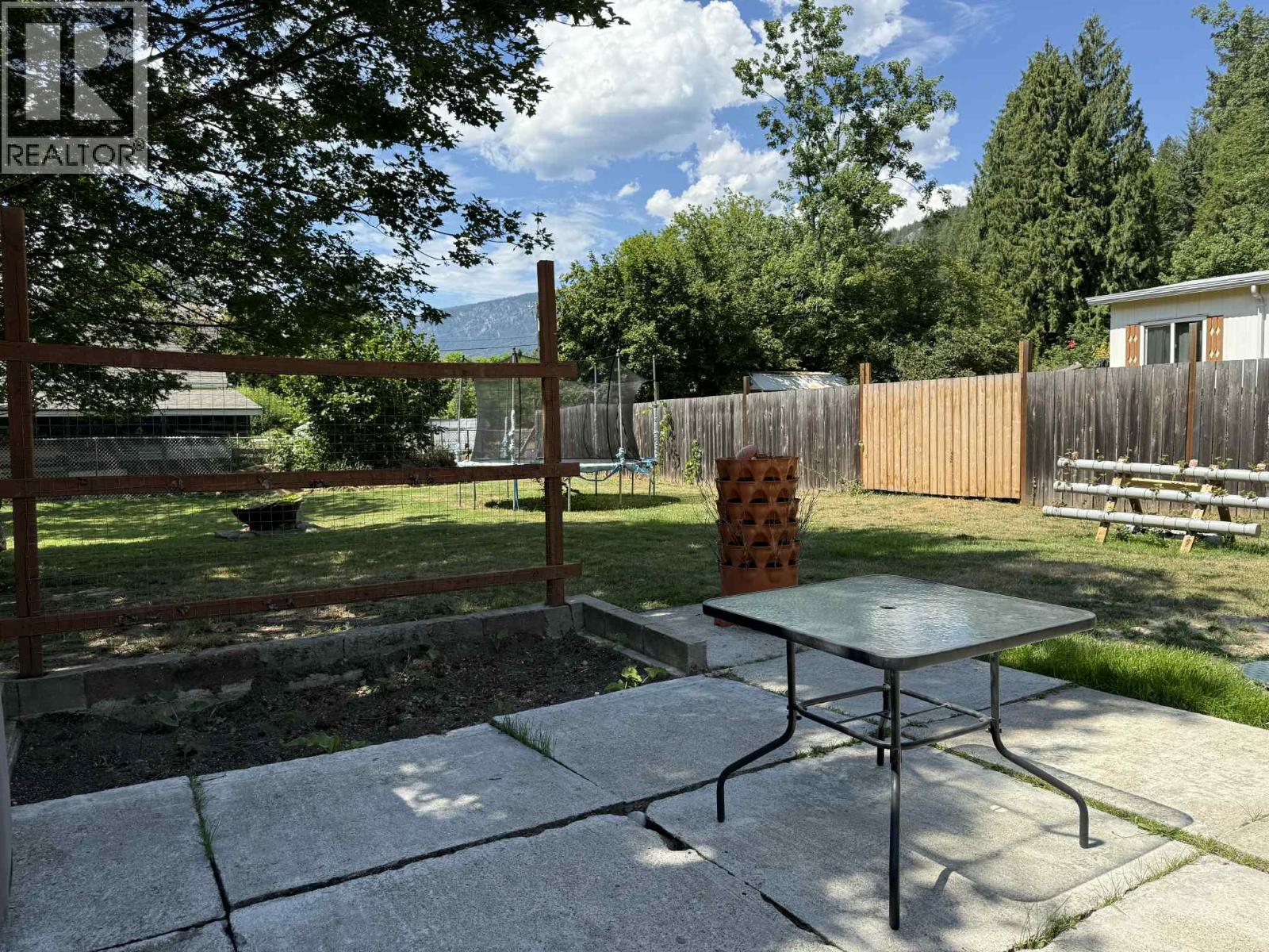 1114 Columbia Heights, Robson, British Columbia  V0G 1X0 - Photo 22 - 10358606